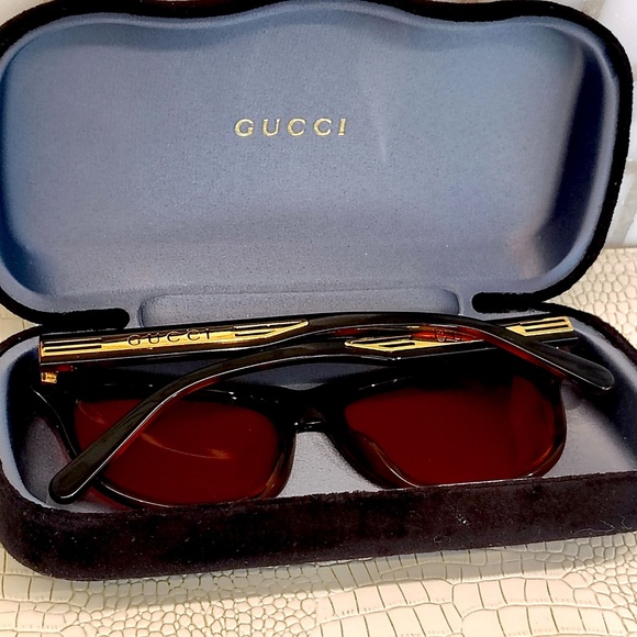 Gucci GG0980S Sunglasses in a hard to fine Blackish Brown Tortoise Shell Color - Picture 9 of 13
